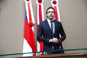 Projeto de Thiago Abrahim garante alternativa física para identificação de usuários de planos de saúde